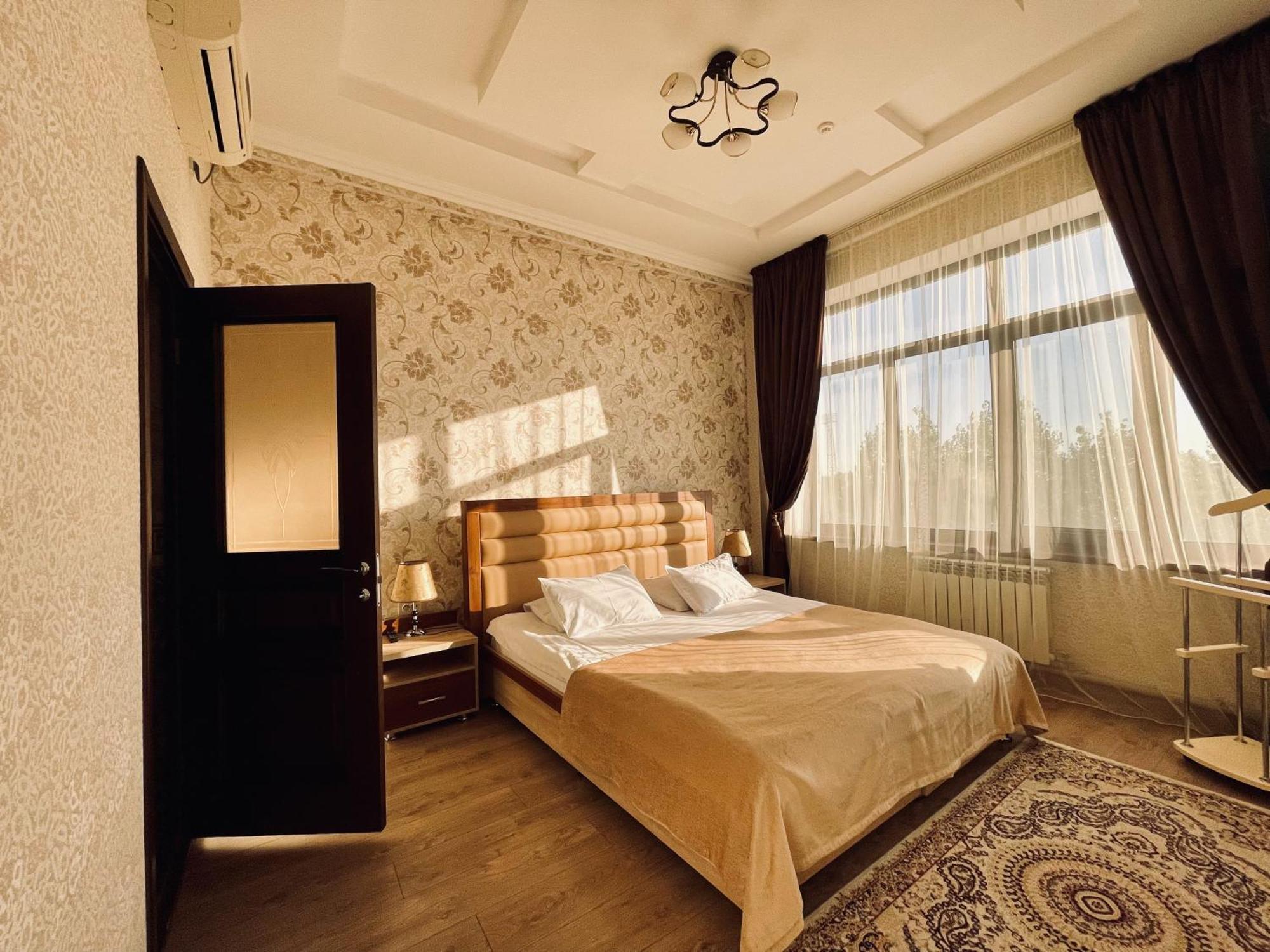 Dostyk Hotel Qizilorda Buitenkant foto