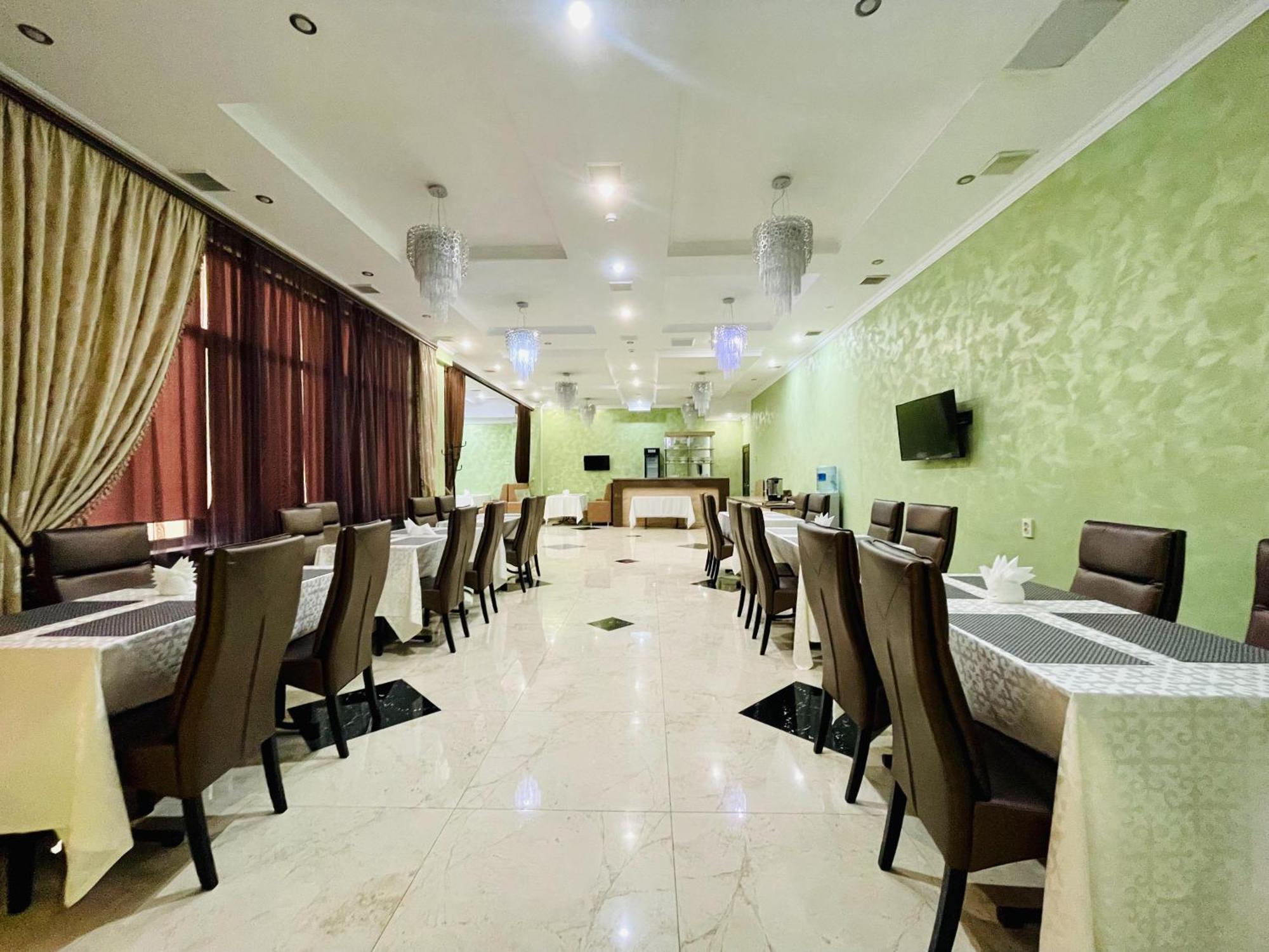 Dostyk Hotel Qizilorda Buitenkant foto
