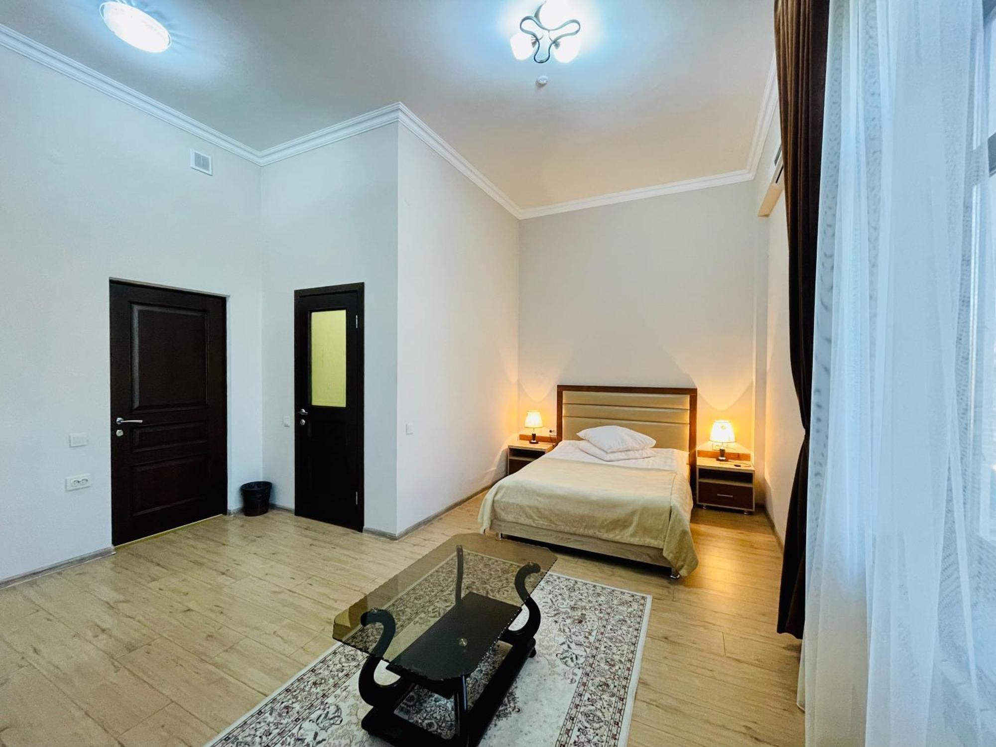 Dostyk Hotel Qizilorda Buitenkant foto
