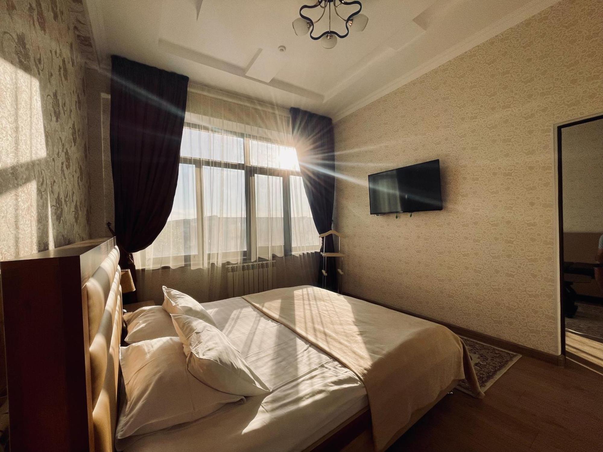 Dostyk Hotel Qizilorda Buitenkant foto