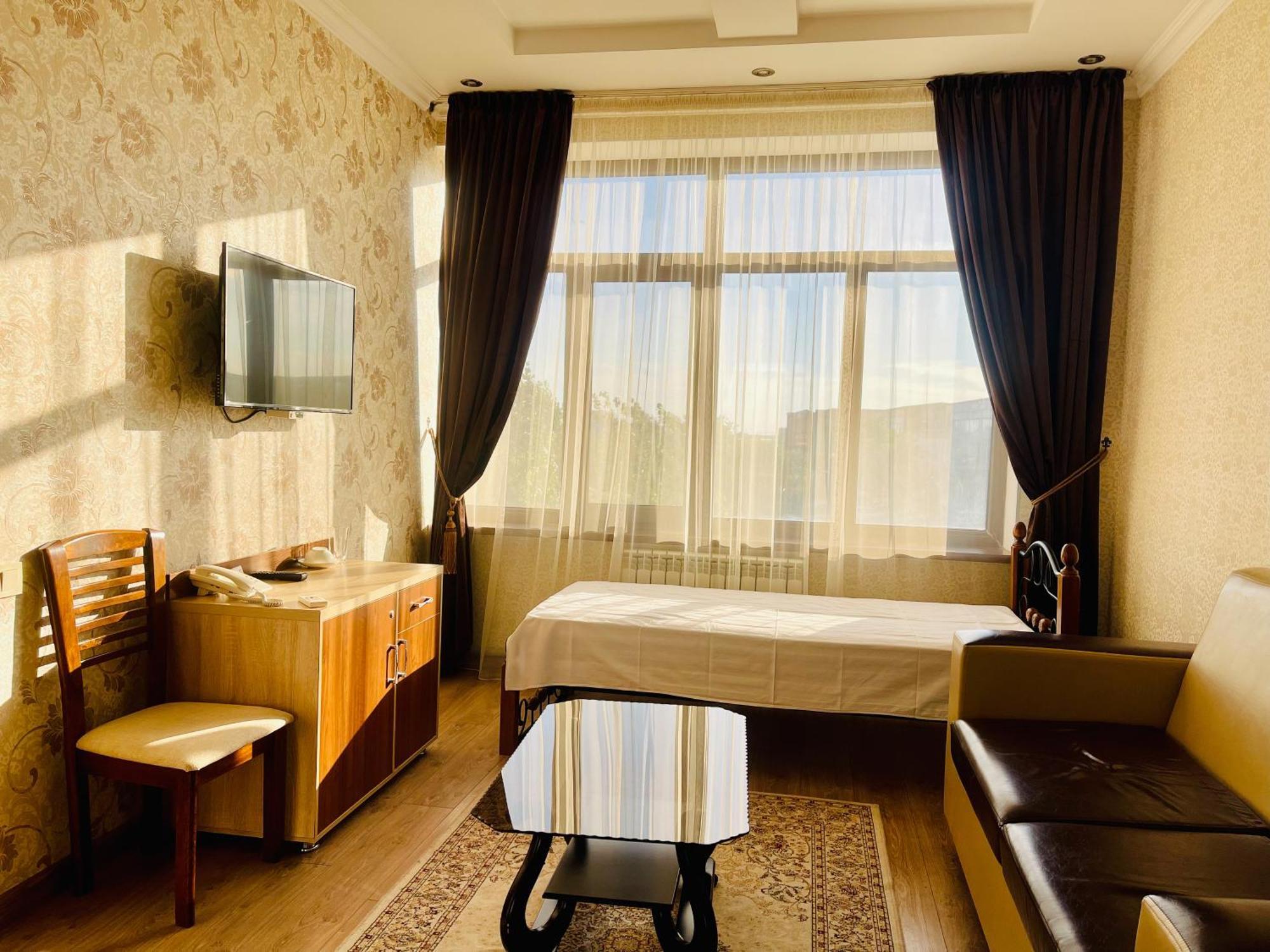 Dostyk Hotel Qizilorda Buitenkant foto