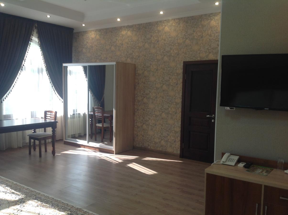 Dostyk Hotel Qizilorda Buitenkant foto