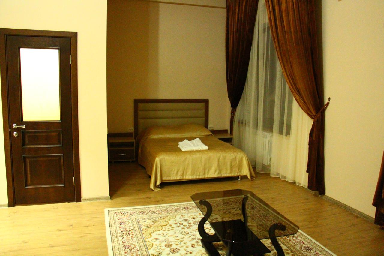 Dostyk Hotel Qizilorda Buitenkant foto